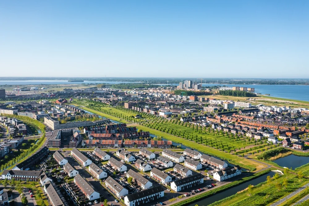 Dit is een foto van het werkgebied in Rotterdam waar Glasvliesbehang Rotterdam werkzaam is.