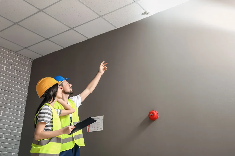 De beste voorbereiding voor glasvliesbehang in Rotterdam is de ondergrond. Zorgt dat deze vlak en geschuurd is voor een optimale hechting met het glasvlies.